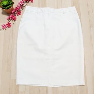 Calvin Klein white pencil skirt with pockets